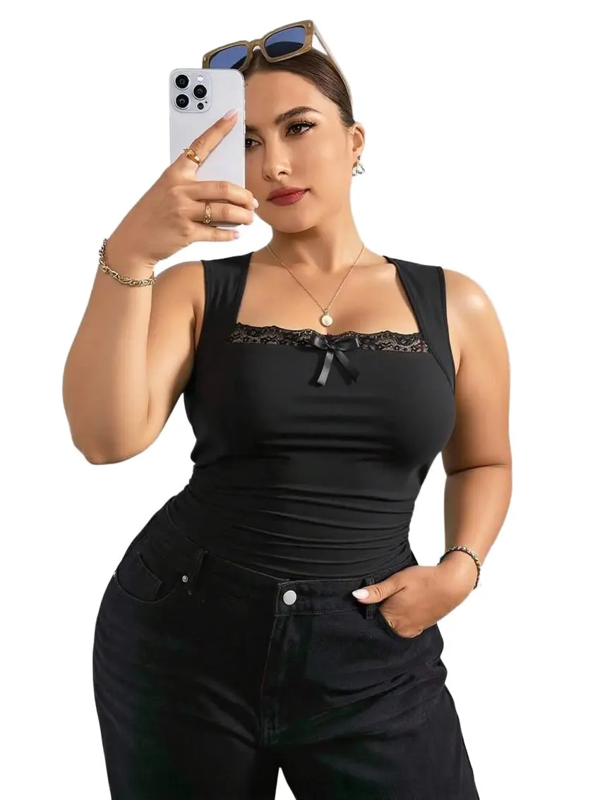 BODY Z KWADRATOWYM DEKOLTEM