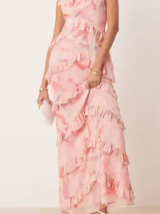 KOKTAJLOWA MAXI SUKIENKA GLAMOUR Z ODKRYTYMI RAMIONAMI