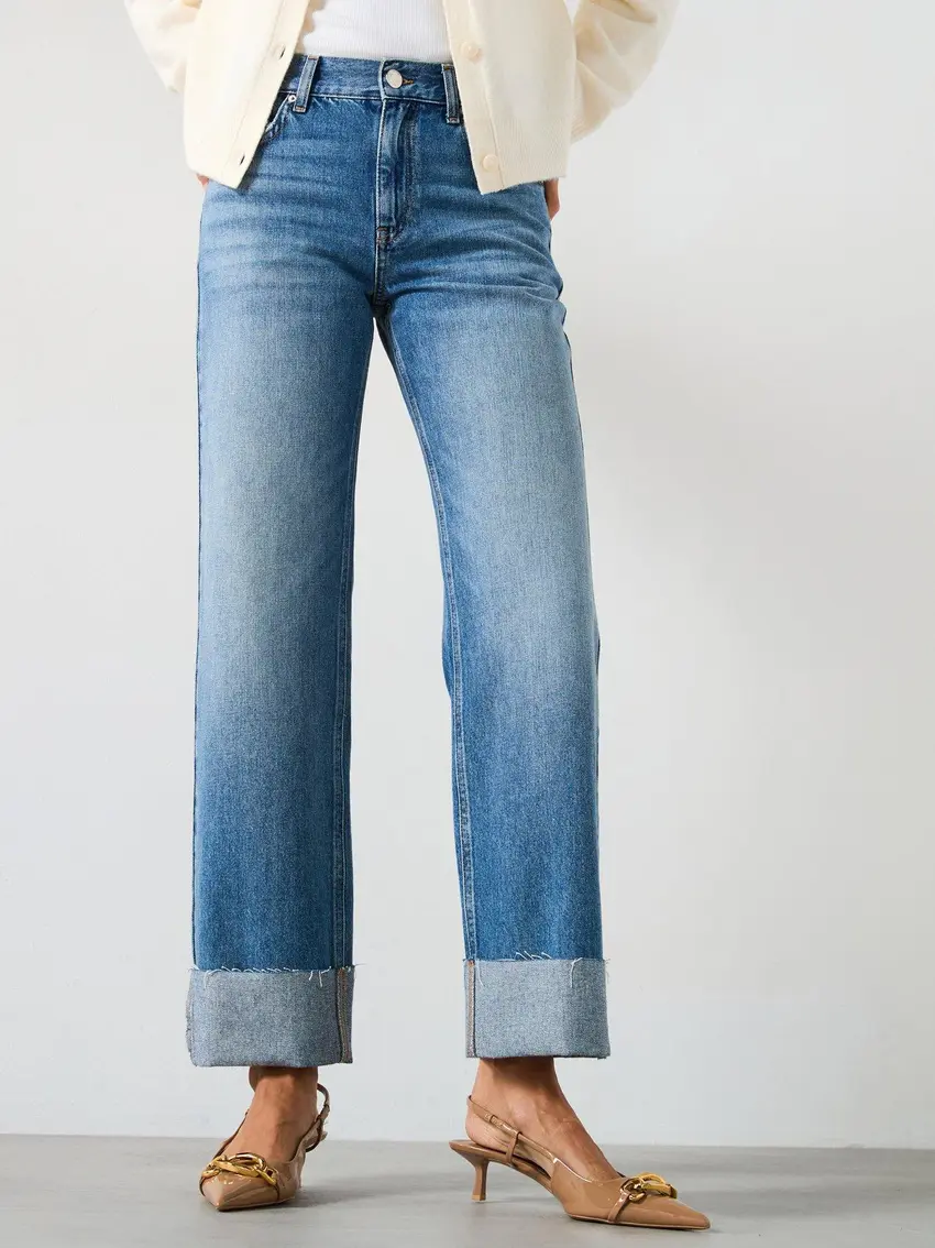 VERO MODA JEANSY Z PROSTYMI NOGAWKAMI