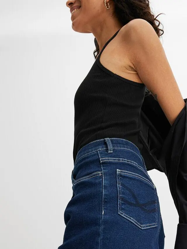 MOM JEANS