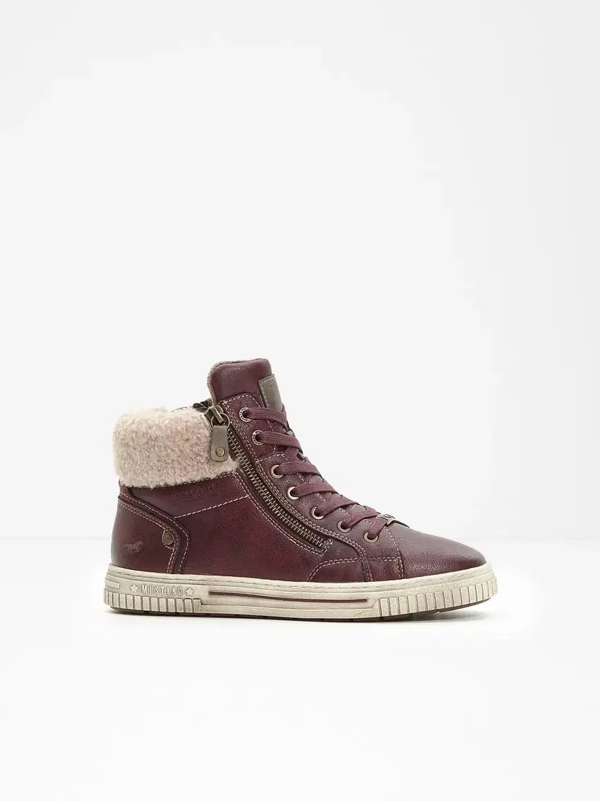 SNEAKERSY Z FUTERKIEM
