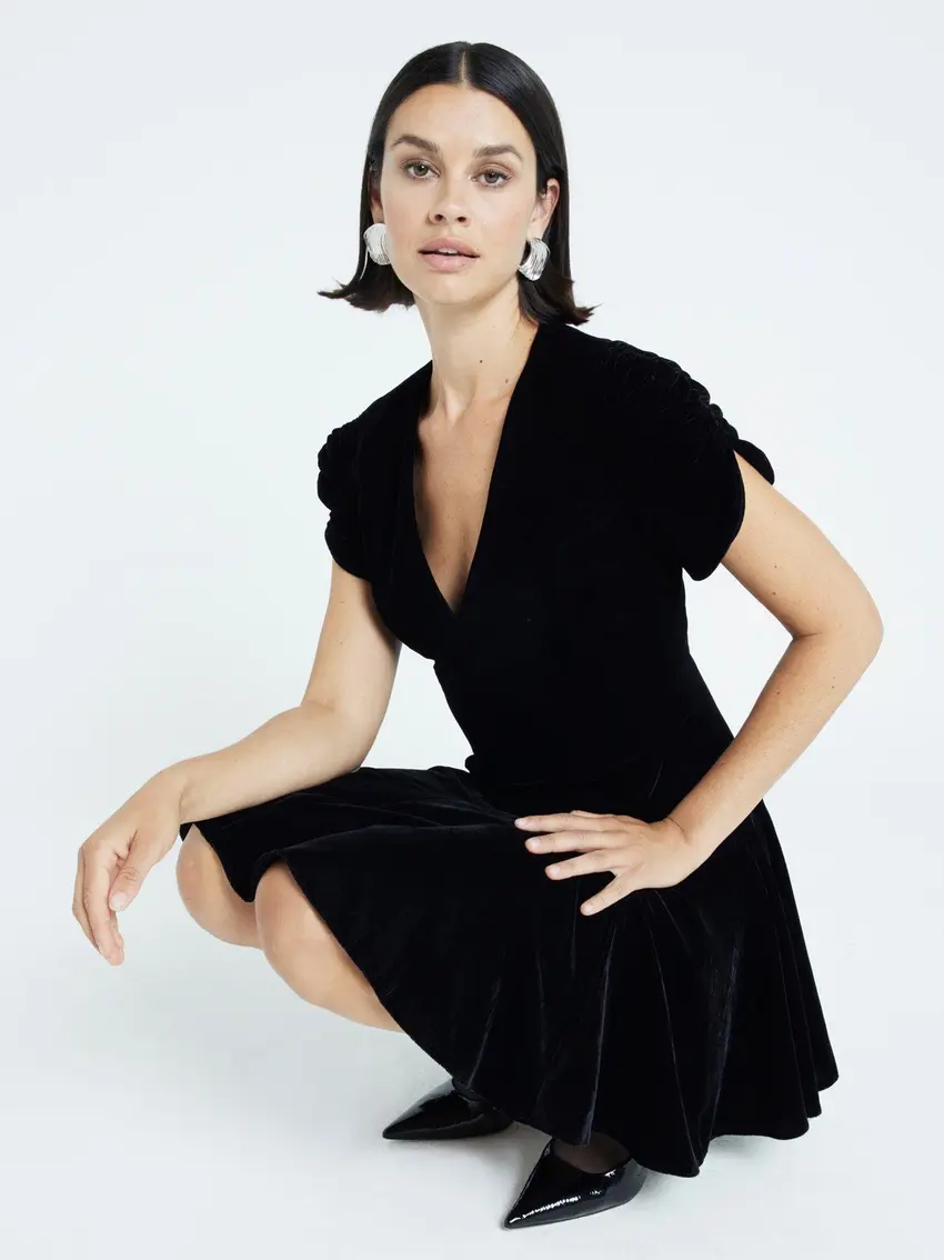 RIVER ISLAND SUKIENKA MINI WELUROWA