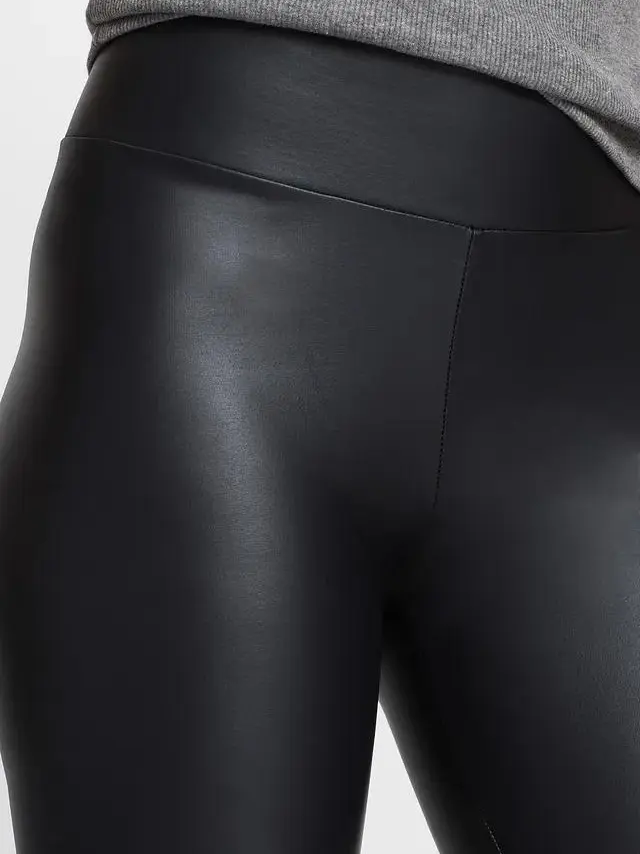 LEGGINSY Z POŁYSKUJĄCEGO MATERIAŁU