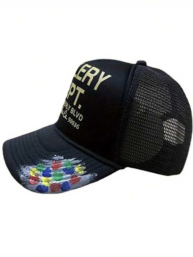 CZAPKA Z DASZKIEM