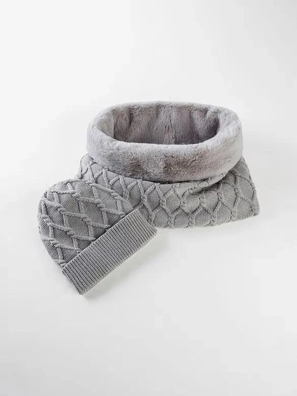 SZALIK I CZAPKA
