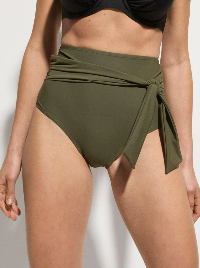 DÓŁ OD BIKINI